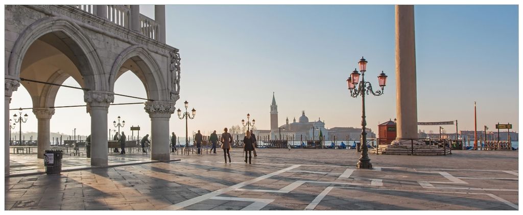 Wallario Wandbild aus Acryl, 200 x 80 cm, freischwebende Optik - Venedig - Dogenpalast, Markusplatz und San Giorgio Maggiore I