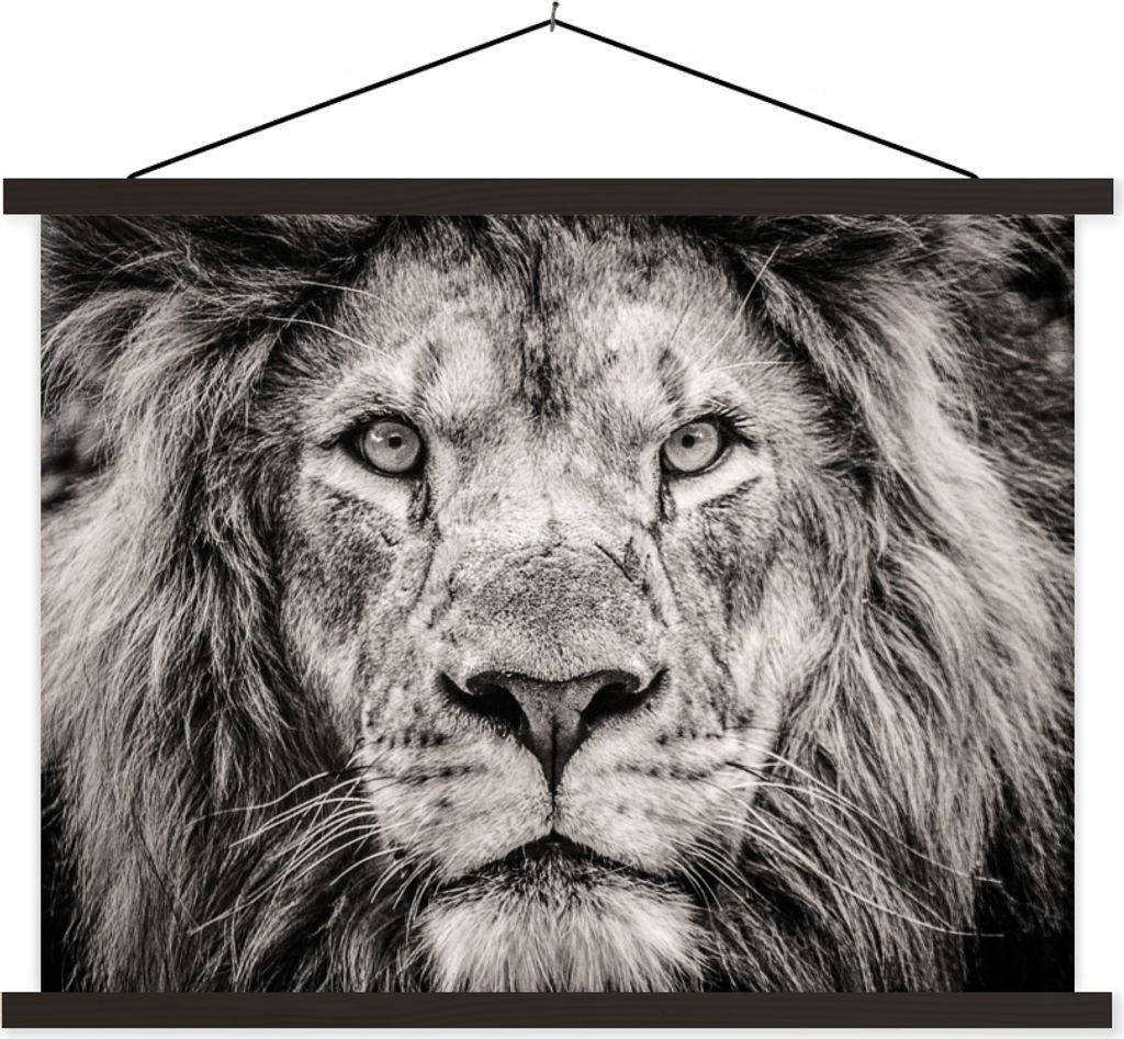 MuchoWow Textilposter Löwe - Wild - Schwarz - Weiß 60x45 cm mit schwarzem Rahmen - Poster Schlafzimmer