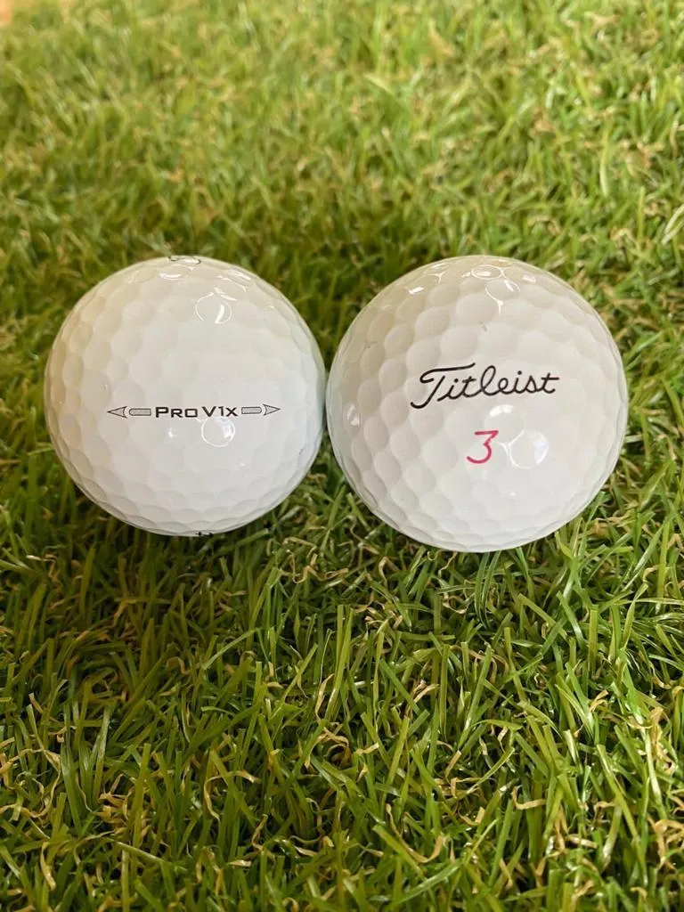 Lot de 25 Balles de Golf d'Occasion Titleist Pro V1x de Grade AAA-AA