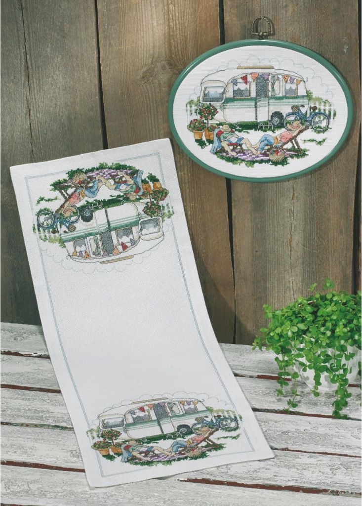 Permin Hardanger Tischläufer Stickpackung "Campingleben", Zählmuster, 24x62cm, 63-6736