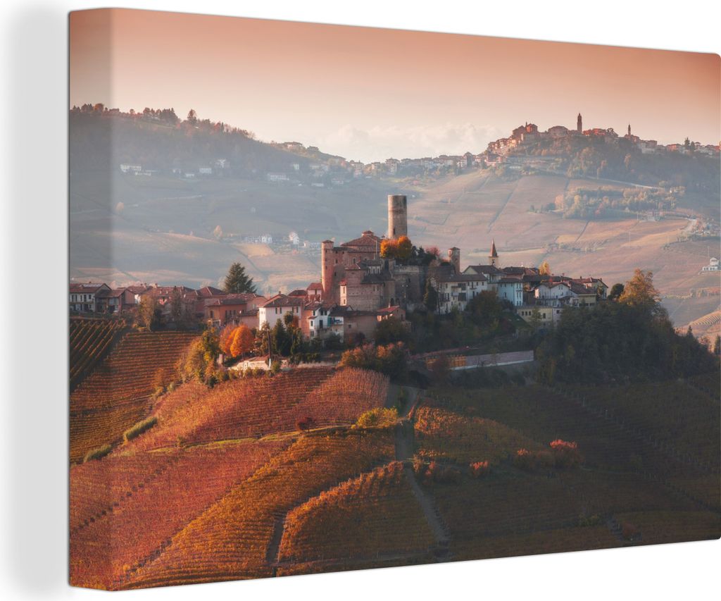 OneMillionCanvasses - Leinwandbilder - 140x90 cm, Blick auf die Weinberge und das Dorf auf einem Hügel in Piemont, Italien, Wandbilder Kunstdruc...