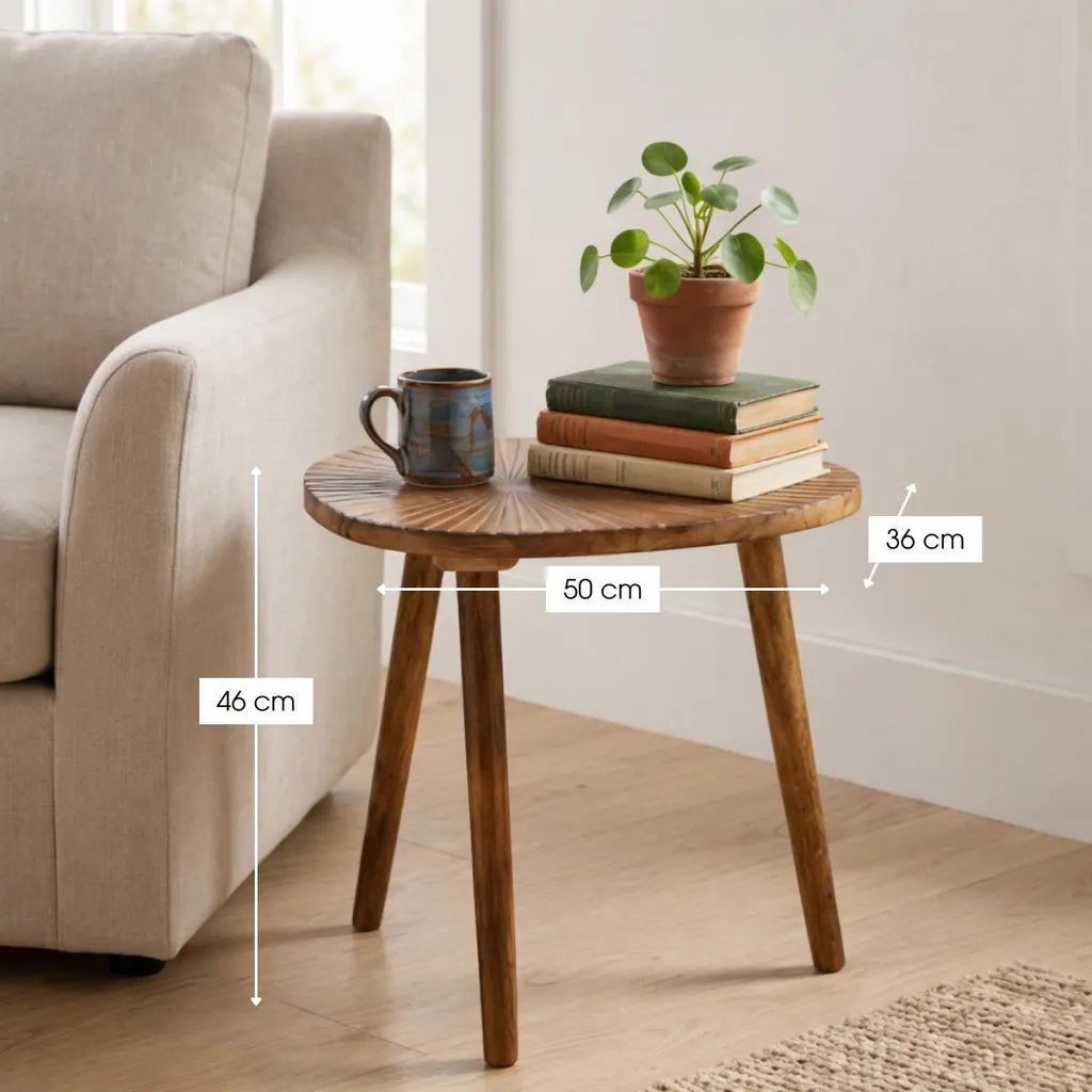 Table d'appoint compacte en manguier pour optimiser les petits espaces