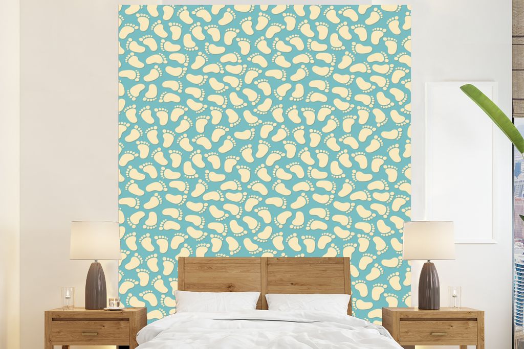 MuchoWow Fototapete für Wohnzimmer oder Schlafzimmer Wandtapete Vinyl Motivtapete Muster - Fuß - Blau - Jungen - Kinder - Kleiner Junge - 225x2...