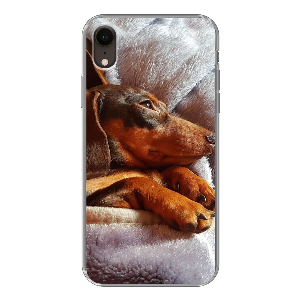 MuchoWow Handyhülle Schutzhülle Hülle für iPhone XR Niedlicher Dackel liegt unter der Bettdecke Silikon Softcase Handy Hülle - Schutzdeckel