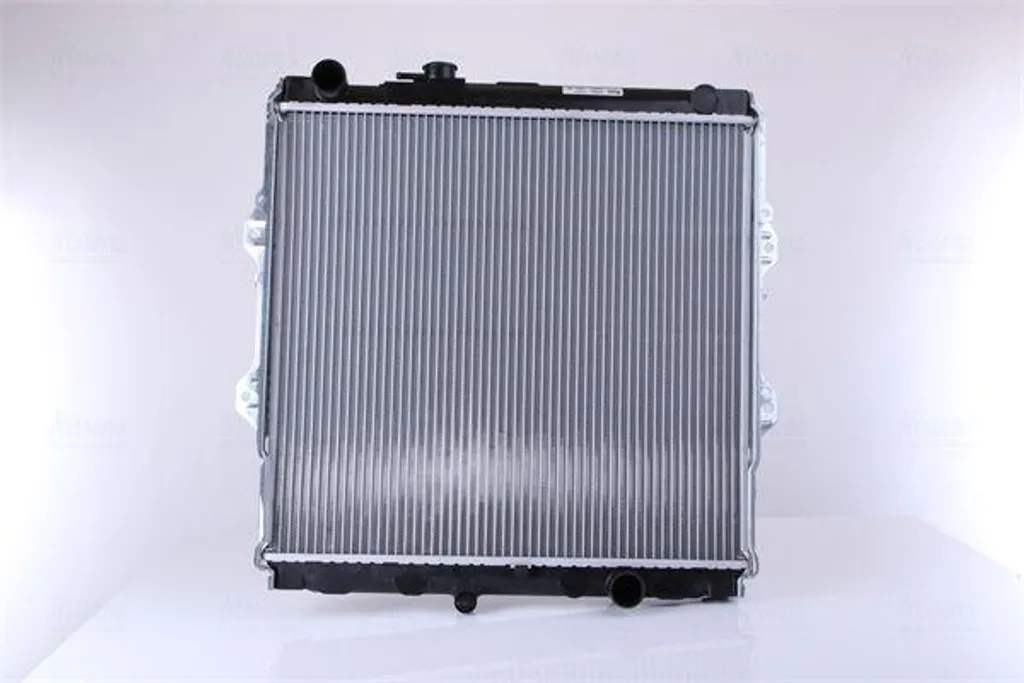 Évitez la Surchauffe avec le Radiateur Moteur Nissens 64598A pour Hilux