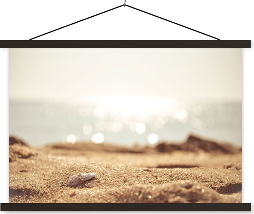 MuchoWow Textilposter Strand - Sand - Muschel 150x100 cm mit schwarzem Rahmen - Schlafzimmer