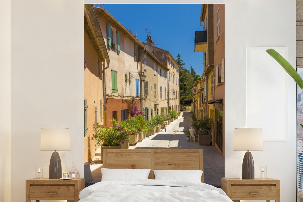 MuchoWow Fototapete für Wohnzimmer oder Schlafzimmer Wandtapete Vinyl Motivtapete Gemütliche Straße im französischen Saint-Tropez - 195x300 c...