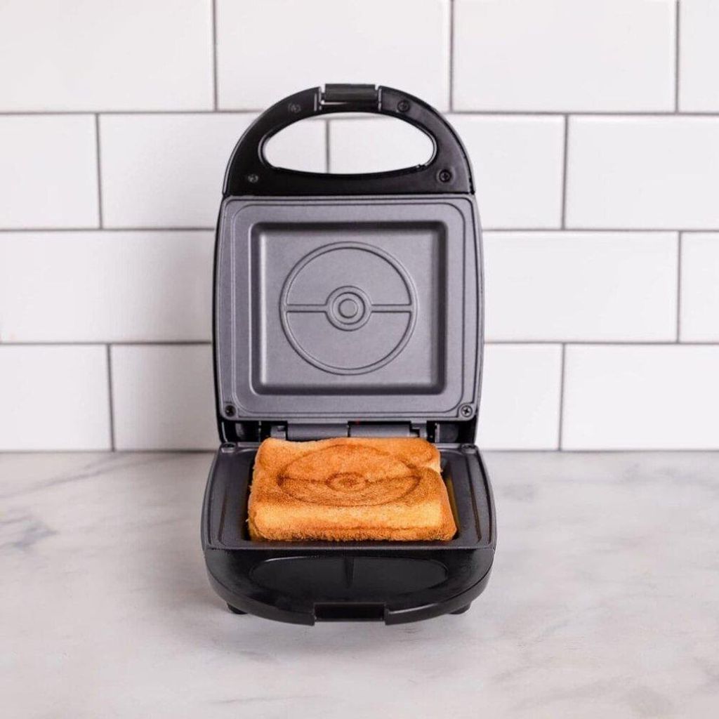 Uncanny - Pokemon Sandwich Maker Pokeball