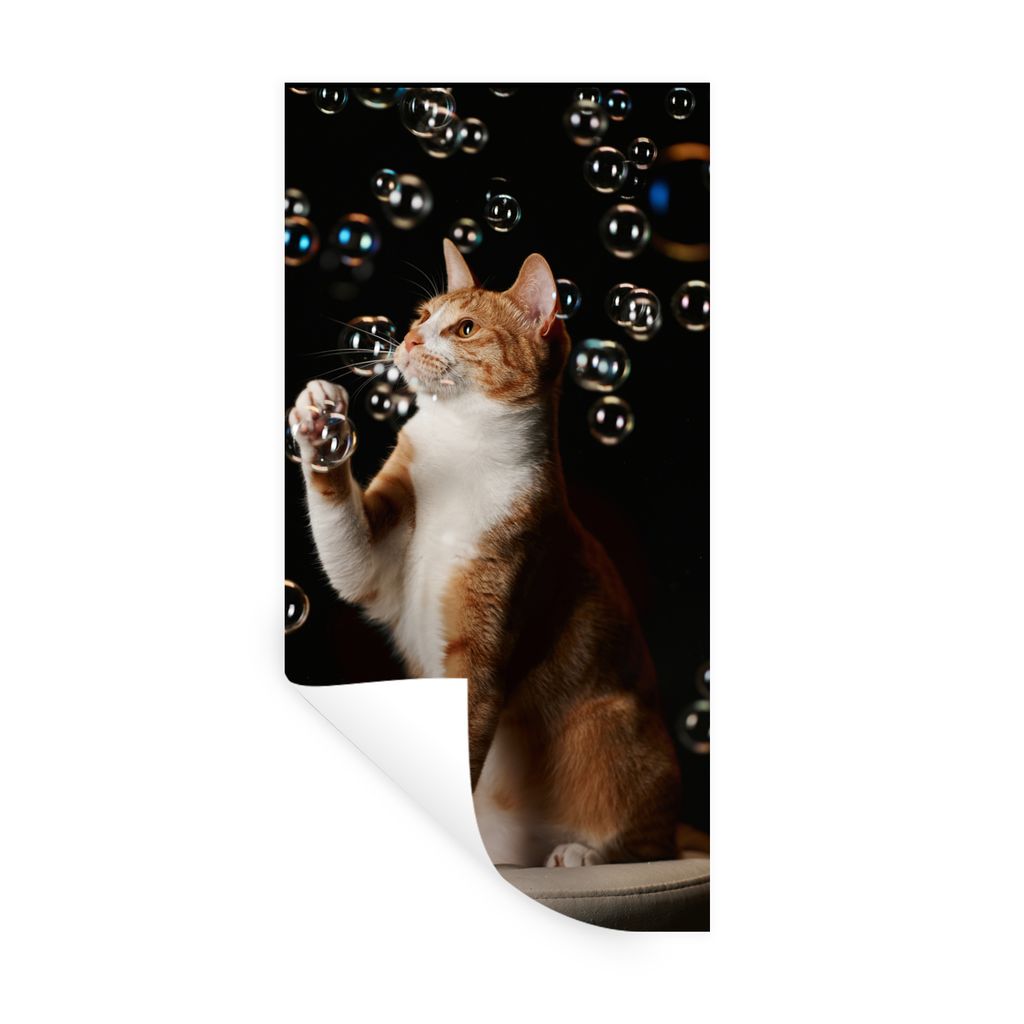 MuchoWow Wandtattoo Wandsticker Wandaufkleber Rote Katze mit Blasen 40x80 cm Selbstklebend und Repositionierbar - Repositionierbar - Wasser abwei...
