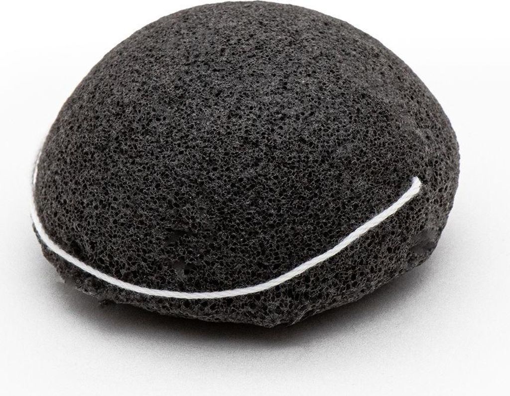 Intirilife Konjac Schwamm in Schwarz - 6.5 cm Durchmesser - 4.5 cm Höhe - Gesichtsreinigung für unreine sensible Mischhaut Gesichtsschwamm Peeling