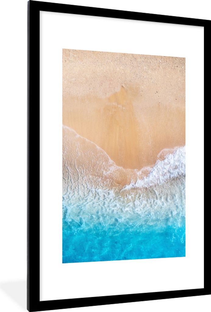 MuchoWow Gerahmtes Poster Strand - Meer - Sand - Sommer - Blau - Wellen 60x90 cm - Poster mit Schwarzem Bilderrahmen Wandposter Rahmen Foto Bilde...