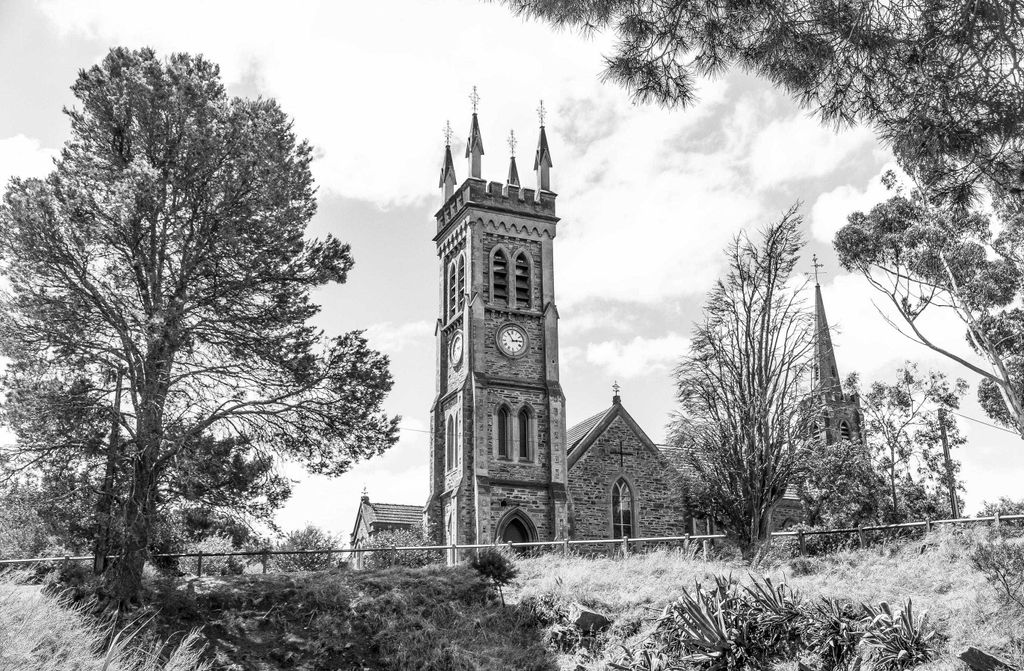 hansepuzzle 22756 - St. Andews Kirche Puzzle, 500 Teile, Religion, 46,0 x 30,0cm mit hochwertiger Aufbewahrung, Kartonbox & Beutel