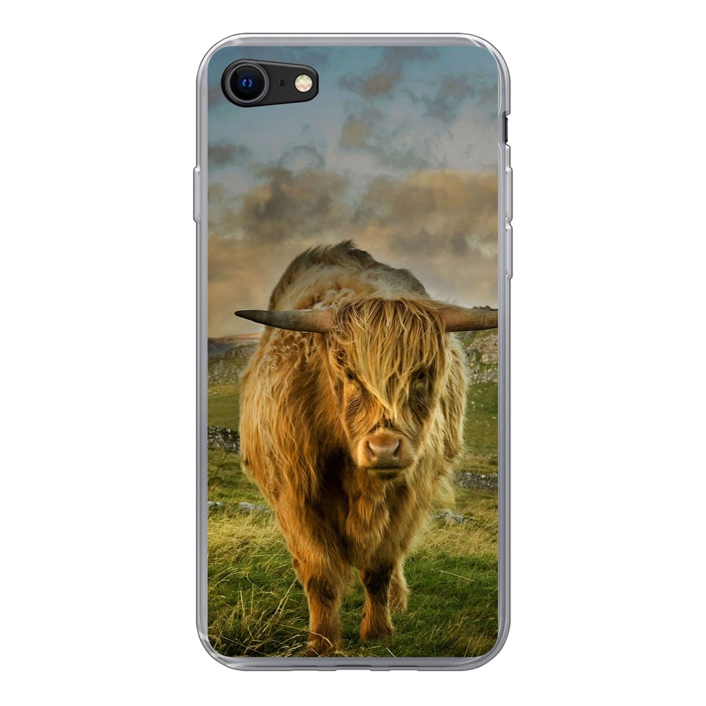 MuchoWow Handyhülle Schutzhülle Hülle für iPhone 7 Schottischer Highlander - Gras - Berg Silikon Softcase Handy Hülle - Kartenhalter