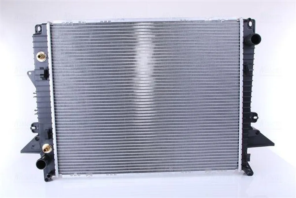 Radiateur moteur Nissens 64321A : stop aux surchauffes pour Discovery