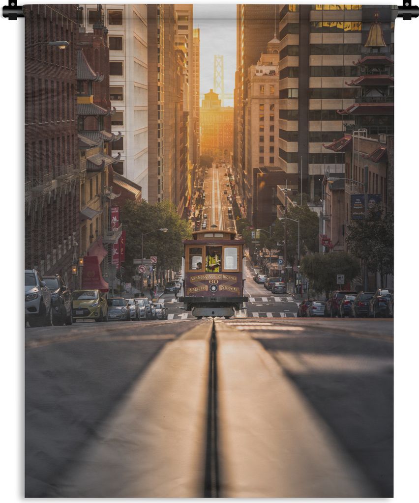 MuchoWow Wandteppich Wandbehang Bei Sonnenaufgang fährt eine Straßenbahn die California Street hinauf 60x80 cm Tapisserie Dekoration Wandtuch -...