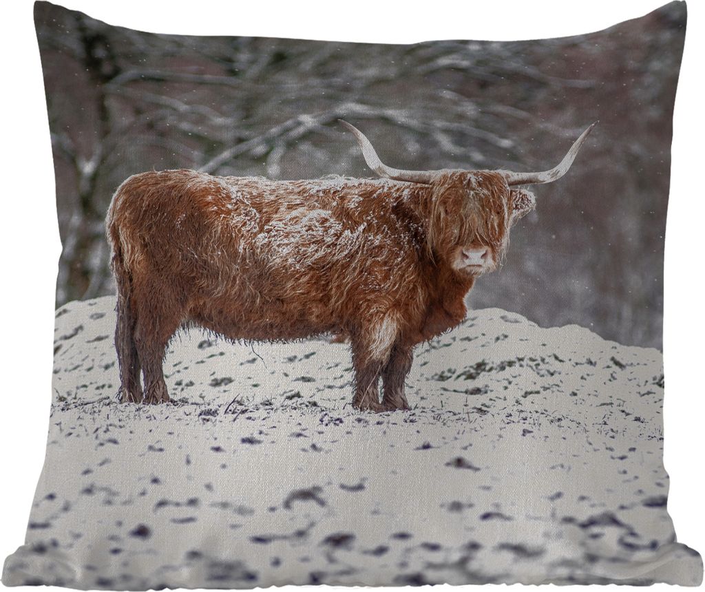 MuchoWow Outdoor Kissen - Schottisches Hochlandrind - Baum - Schnee - 50x50 cm - Wetterfest - Lounge Kissen - Komfortabel - Kissen mit Bild