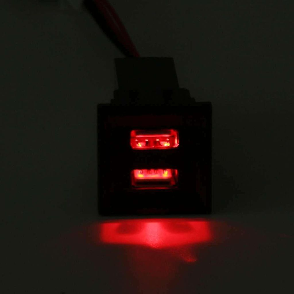 Červená vestavěná nabíječka s dvěma USB porty pro Obrázek produktu 