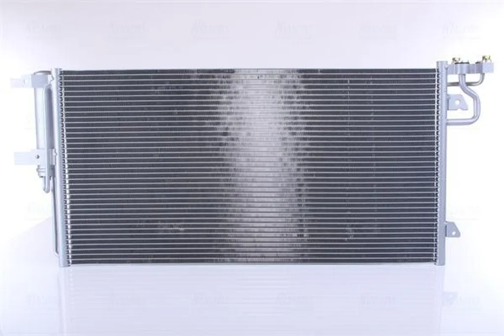 Condenseur de climatisation pour Ford Focus et C-Max Nissens 940764 OE