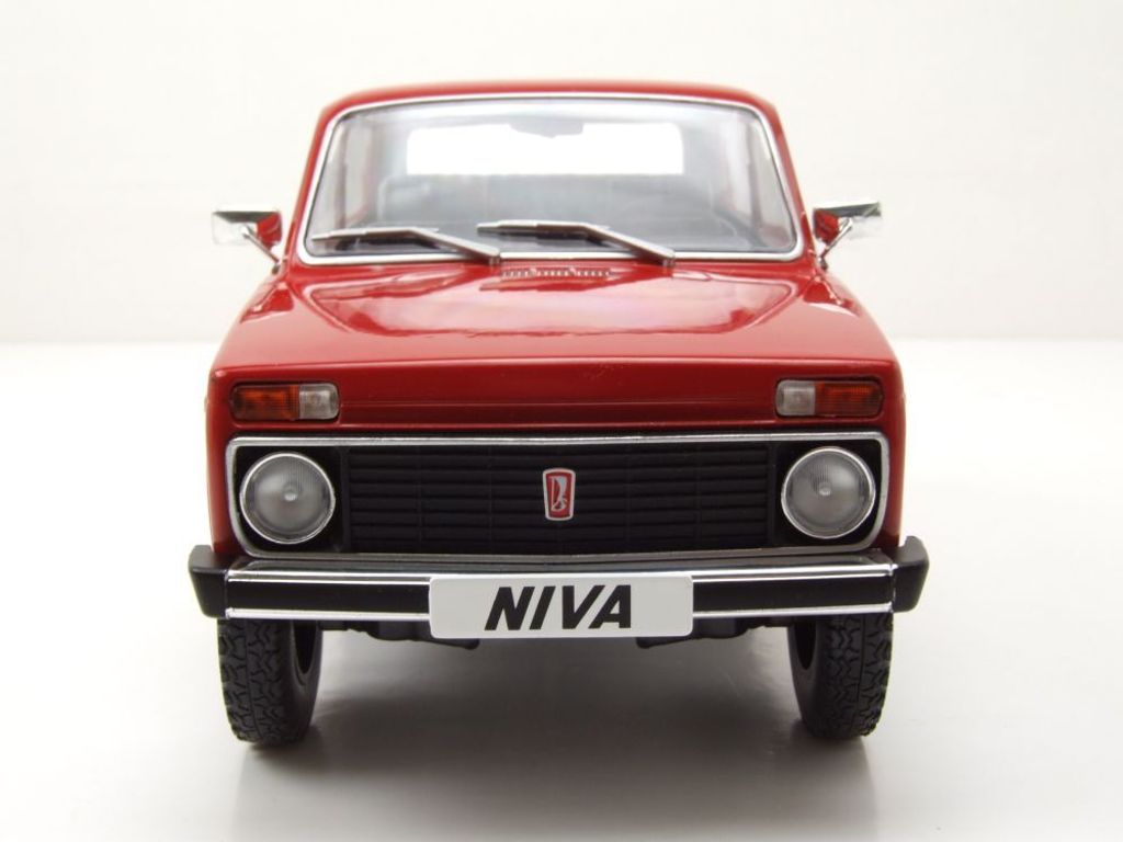1976 Lada Niva Blue foncé 1:18 MC Group 18130 - FR