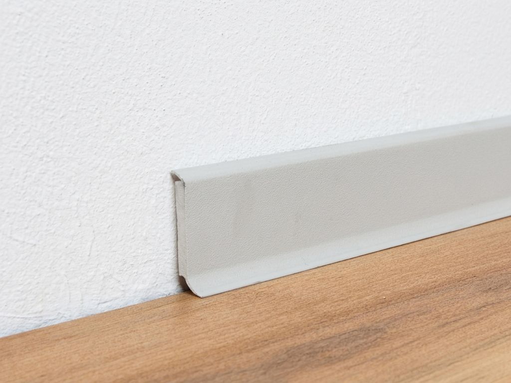 Döllken | 2,50 m | Sockelleiste HSL 6 Weiß 60 mm, PVC Sockelleiste, Sockelleisten Weiß, Wandabschlussleiste, Flexible Sockelleiste, Montage Kleb...