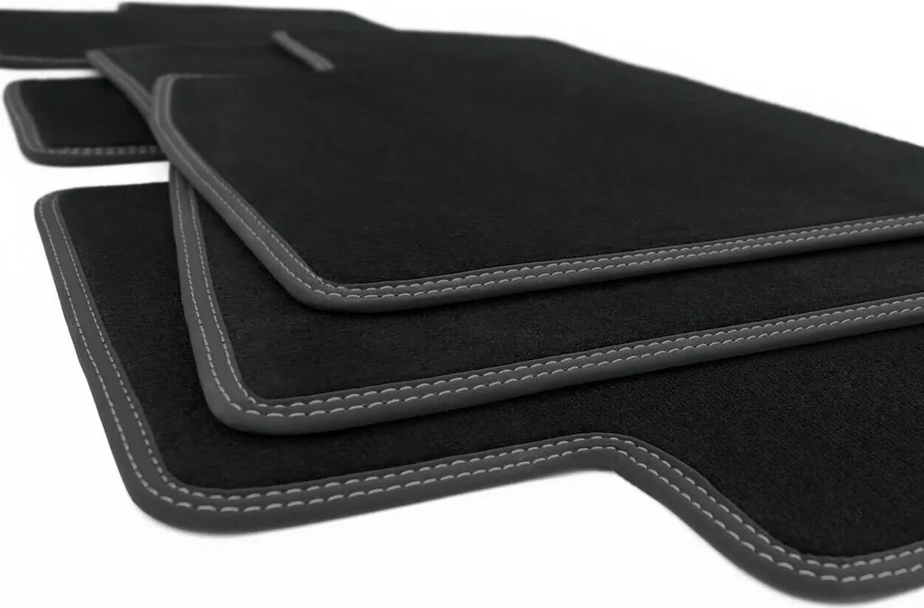 Set Tappetini Auto Tesla Model 3 Sport Velour Cuciture Argento