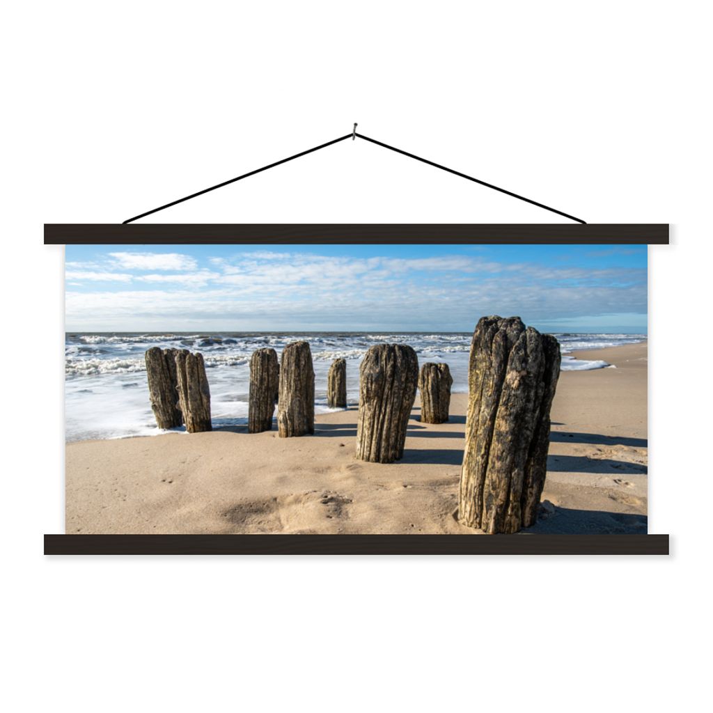 MuchoWow Textilposter Sand - Strand - Pfahl - Wasser - Sommer 120x60 cm mit schwarzem Rahmen - Dekoration Schlafzimmer