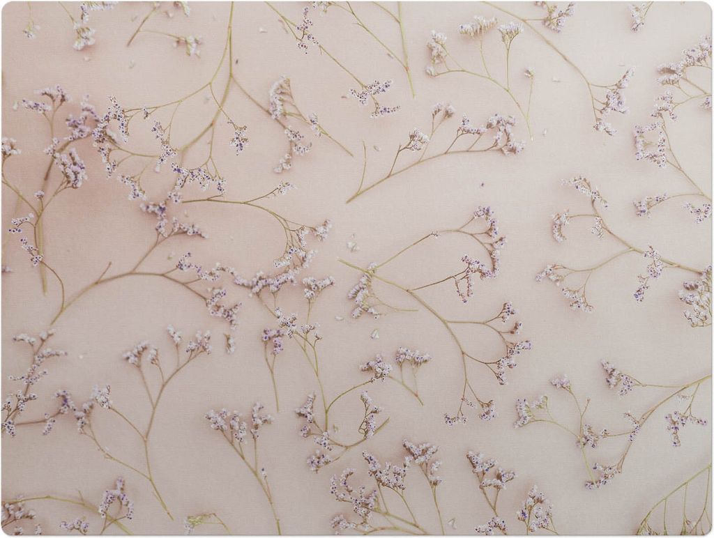 Zarte Blumen Im Hintergrund – Bodenschutzmatte – Rutschfest – Schutzmatte für Büro – Vinylmatte – Stuhlunterlage – 120 x 90 cm