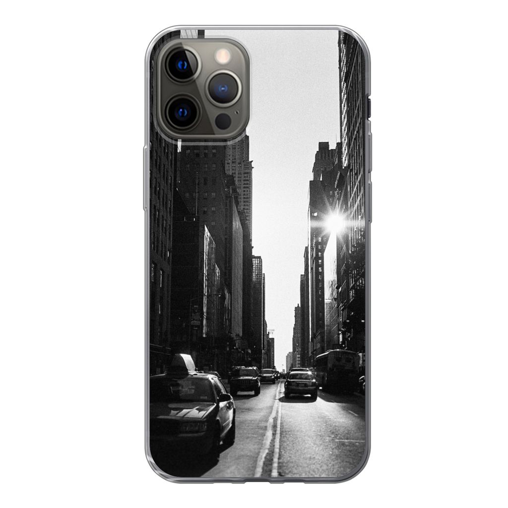 MuchoWow Handyhülle Schutzhülle Hülle für iPhone 13 Pro Eine ruhige Straße in New York in Schwarz und Weiß Silikon Softcase Handy Hülle - ...