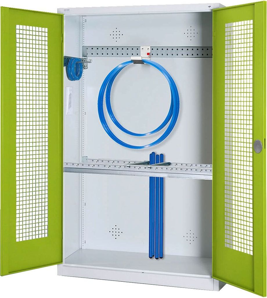 C+P Modul-Sportgeräteschrank "Grundausstattung" mit Lochblech-Flügeltüren, HxBxT 195x120x50 cm, Ergo-Lock Muldengriff, Clowngrün (RAL 110 80 60...