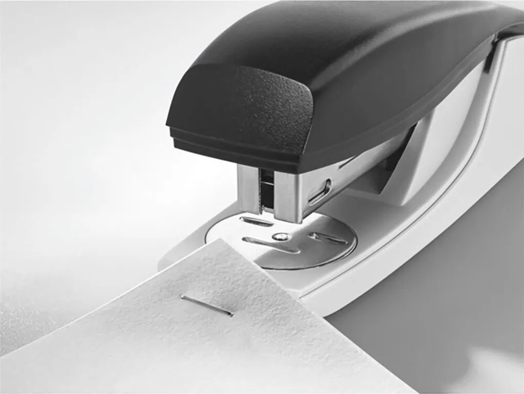 Agrafeuse de bureau Petrus 235 Argent pour un classement impeccable