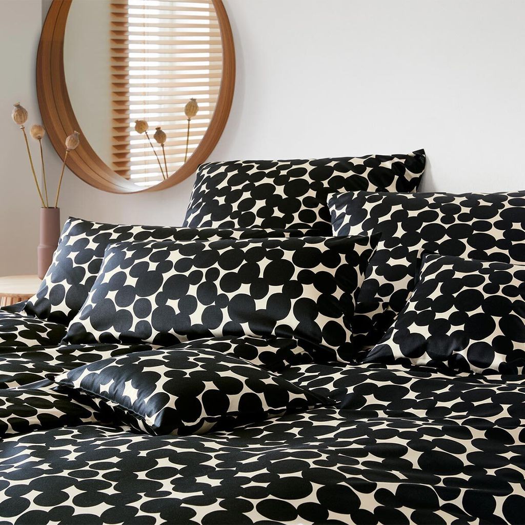elegante Mako-Satin-Bettwäsche-Garnitur Pebbles Farbe Schwarz Größe 155x220+80x80
