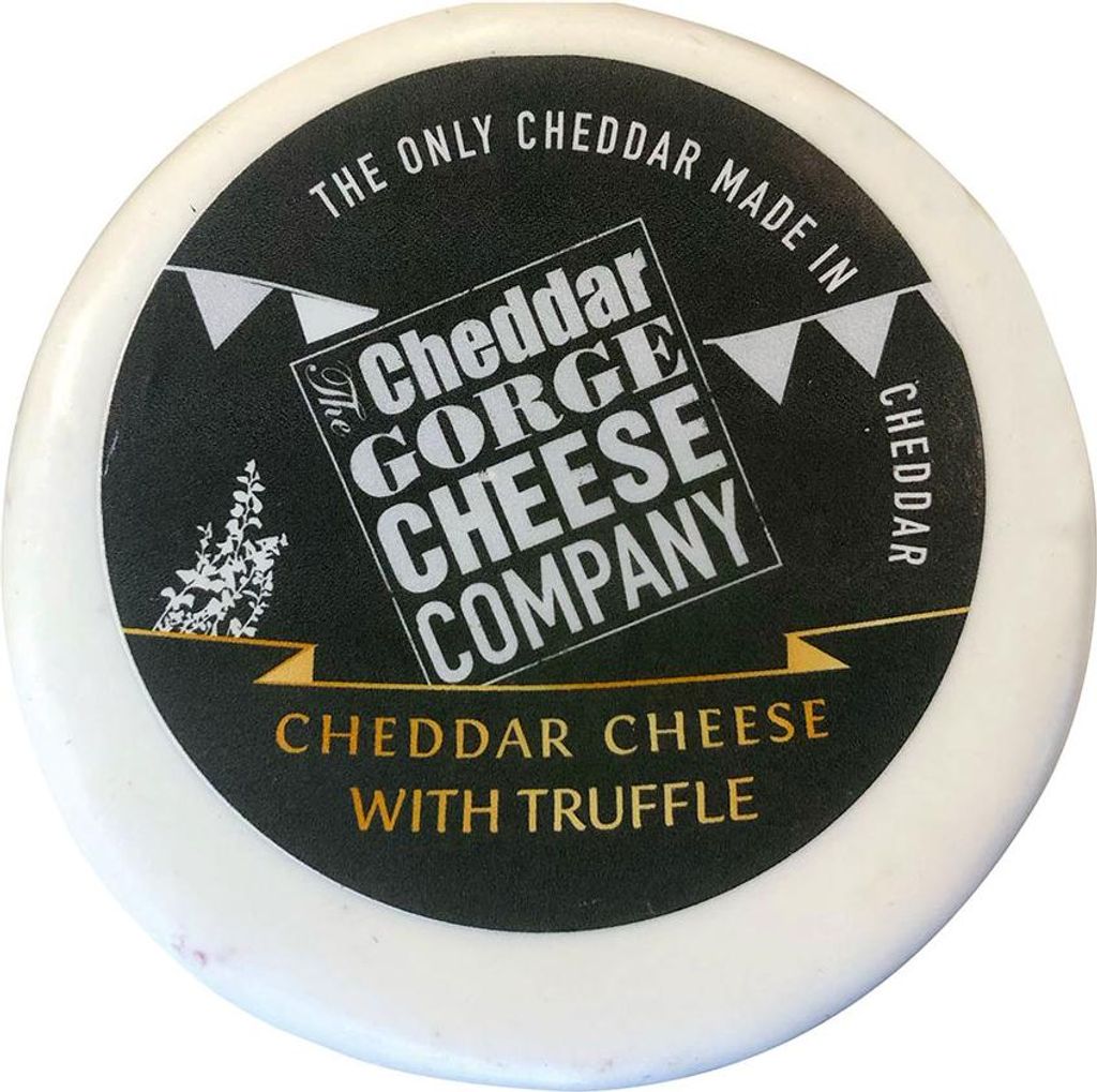 Cheddar Gorge Cheese Company Hartkäse mit Sommertrüffel, im Produktbild 
