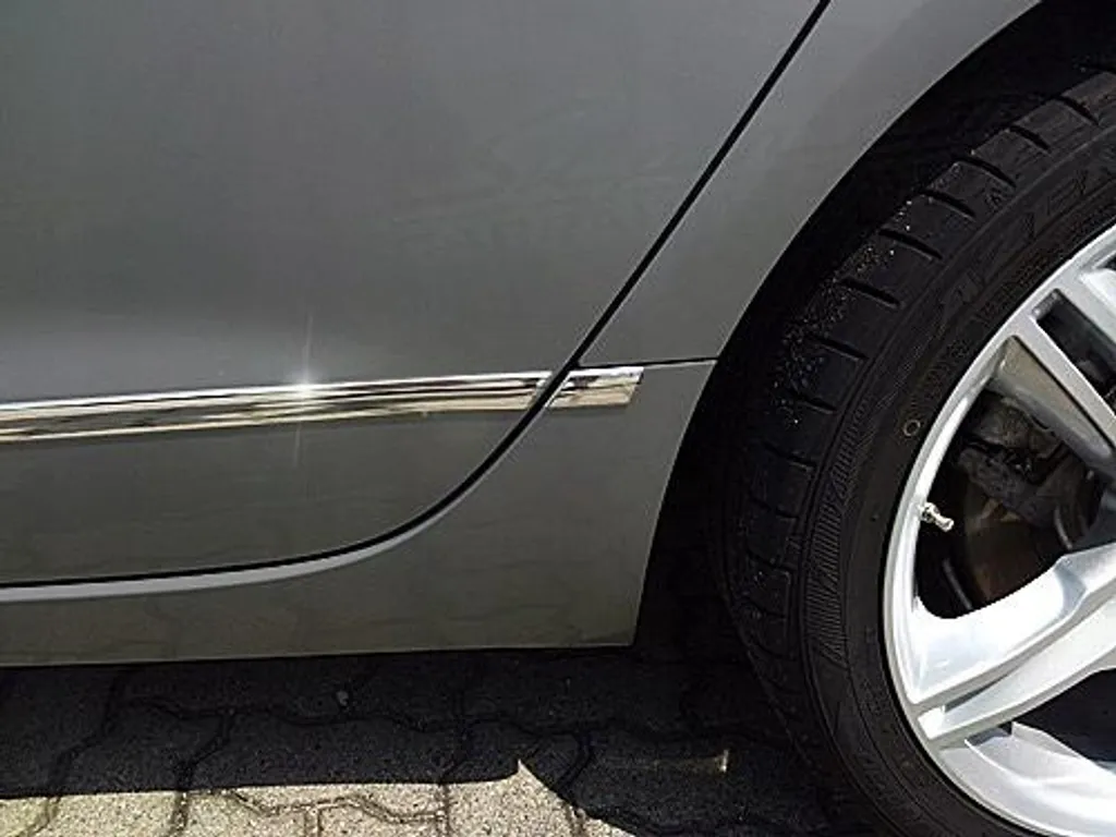 Protection de porte Audi A6 C7 contre rayures avec baguettes chromées