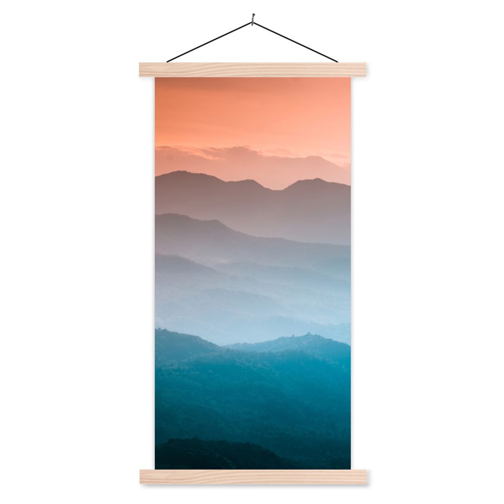 MuchoWow Textilposter Berge - Sonne - Orange - Natur 40x80 cm mit holzfarbenen Rahmen - Wohnzimmer