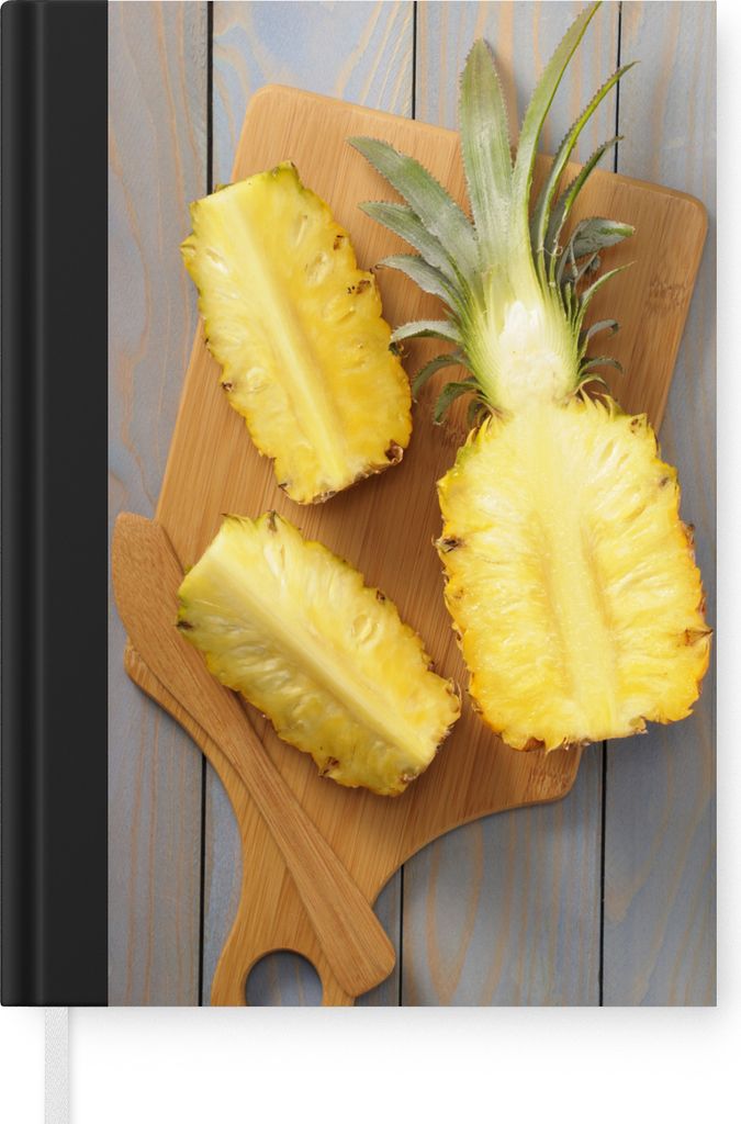 MuchoWow Notizbuch Tagebuch Haushaltsbuch Notebook A5 Ananas - Schneidebrett - Tisch - Notizblock - Notizheft - Notebook - Schreibblock - Papier