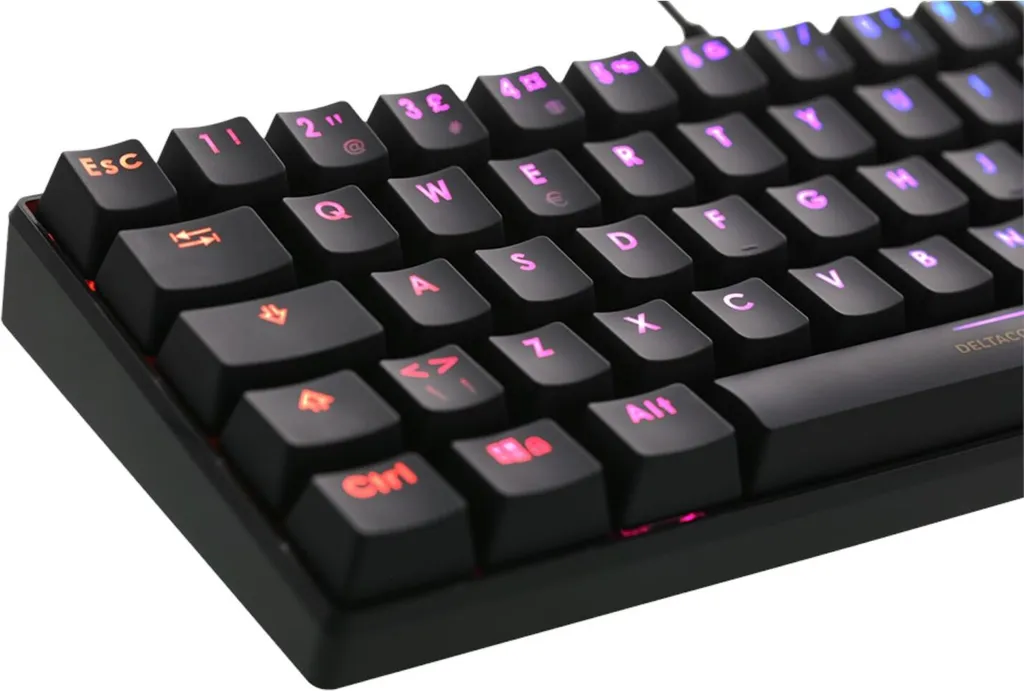 Clavier mécanique gaming 60% noir idéal pour gagner de la place bureau