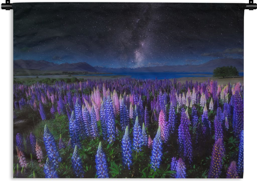 MuchoWow Wandteppich Wandbehang Blumen - Nacht - Lupine - Sternenhimmel - Lila - Natur 120x90 cm Tapisserie Dekoration Wandtuch - Wohnen - Aufhä...