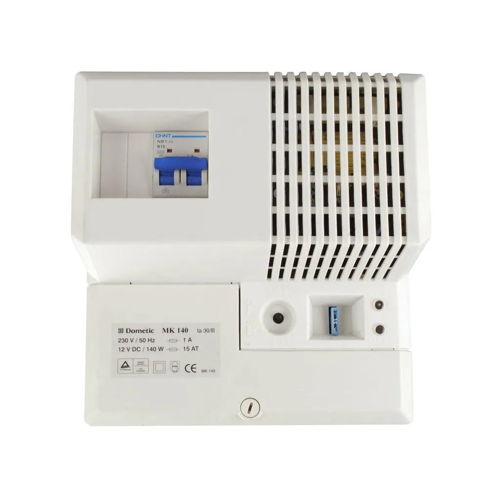 Sécurisez votre circuit 12V avec le boîtier DOMETIC MK140 spécial continu