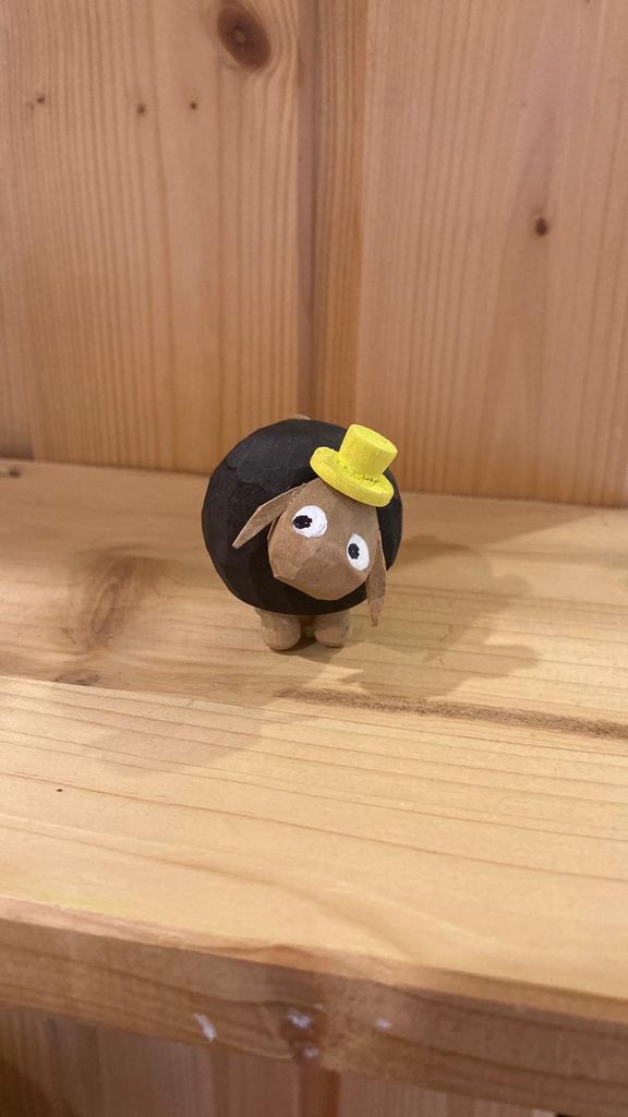 Holzfigur Schaf mit Hut dunkel Höhe 3,5cm NEU