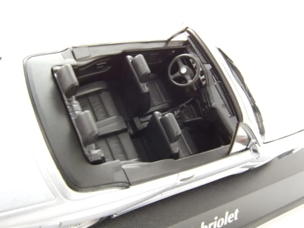 BMW M3 E30 Cabriolet Argent 1988 Maxichamps 1:43 Finition Haute Qualité