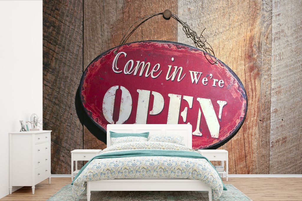 MuchoWow Fototapete für Wohnzimmer oder Schlafzimmer Wandtapete Vinyl Motivtapete Ein offenes Schild an einer Holztür - 390x260 cm - Papiertapete