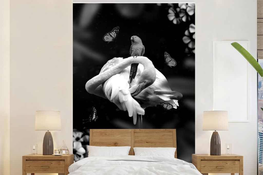 MuchoWow Fototapete für Wohnzimmer oder Schlafzimmer Wandtapete Vinyl Motivtapete Flamingo mit Schmetterlingen im Dschungel - schwarz und weiß ...