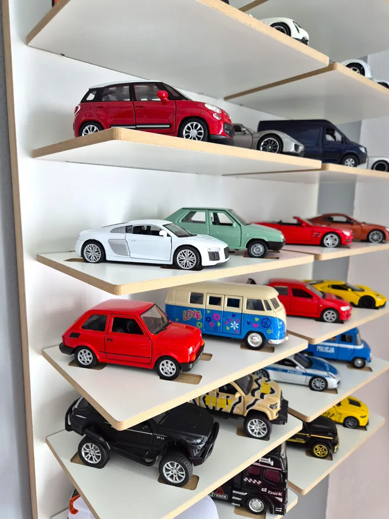 Vitrine ouverte pour modèles 1:43 : fini les reflets et la poussière