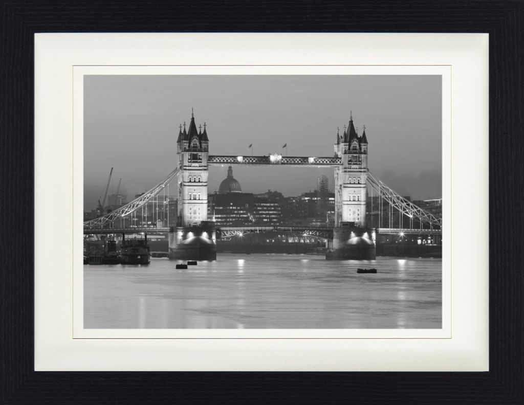 London Gerahmtes Bild Mit Edlem Passepartout | Wand-Bilder | Im Bilderrahmen - Tower Bridge Bei Nacht S/W (30 x 40 cm)