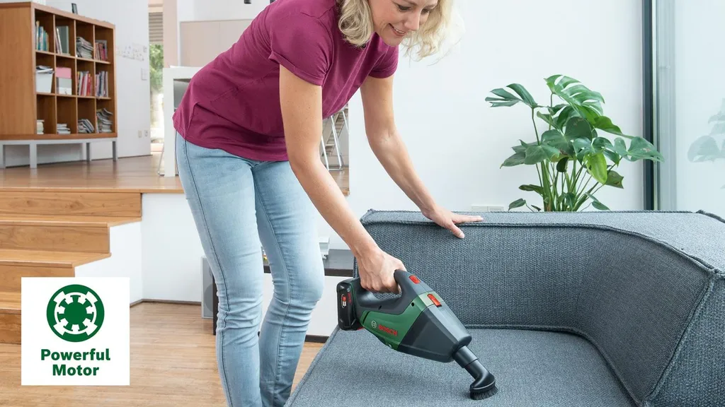 Aspirateur à main sans fil Bosch UniversalVac 18 idéal pour voiture - 5