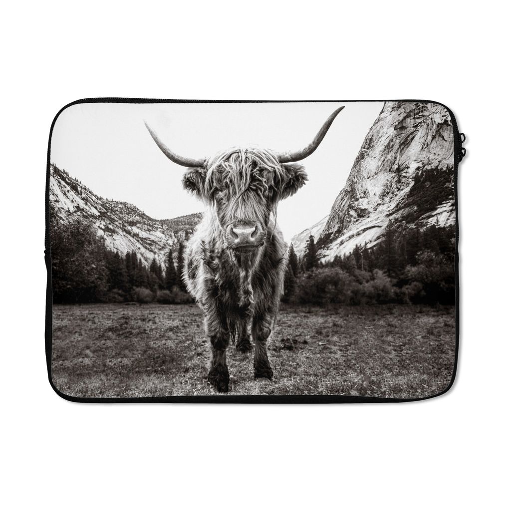 MuchoWow Laptop Hülle 14 ZollBerg - Schwarz - Weiß - Schottischer Highlander Laptoptasche - Laptoptasche - Stoßsicher - Schutzhaube