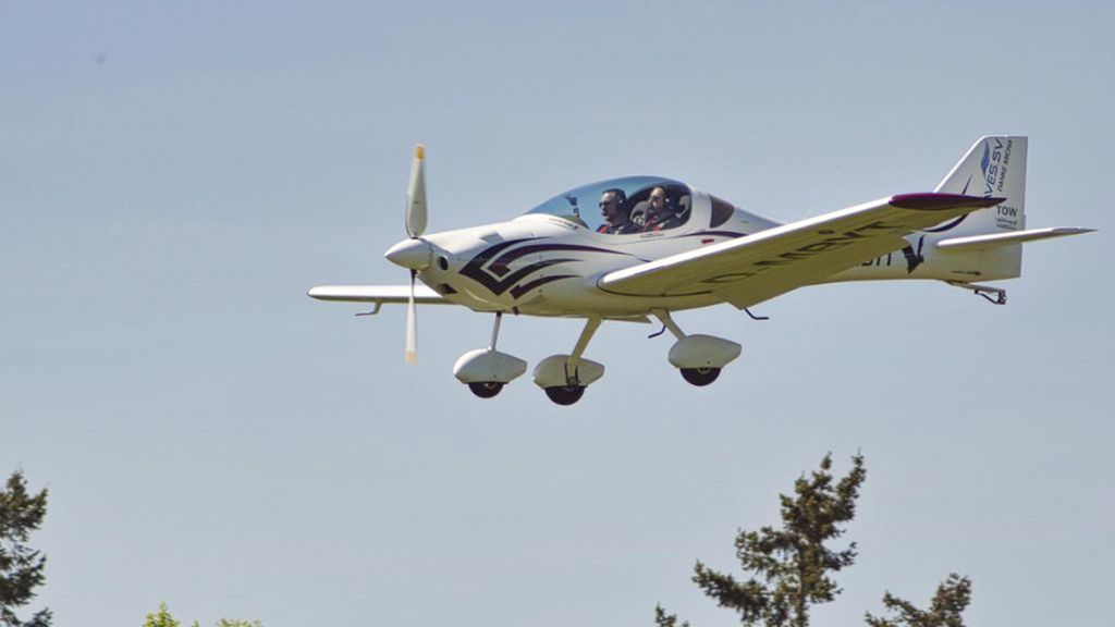 Jochen Schweizer Flugzeug Rundflug Sauerland (30 Min.); Erlebnis verschenken oder selbst erleben; Gutschein gültig für 1 Person