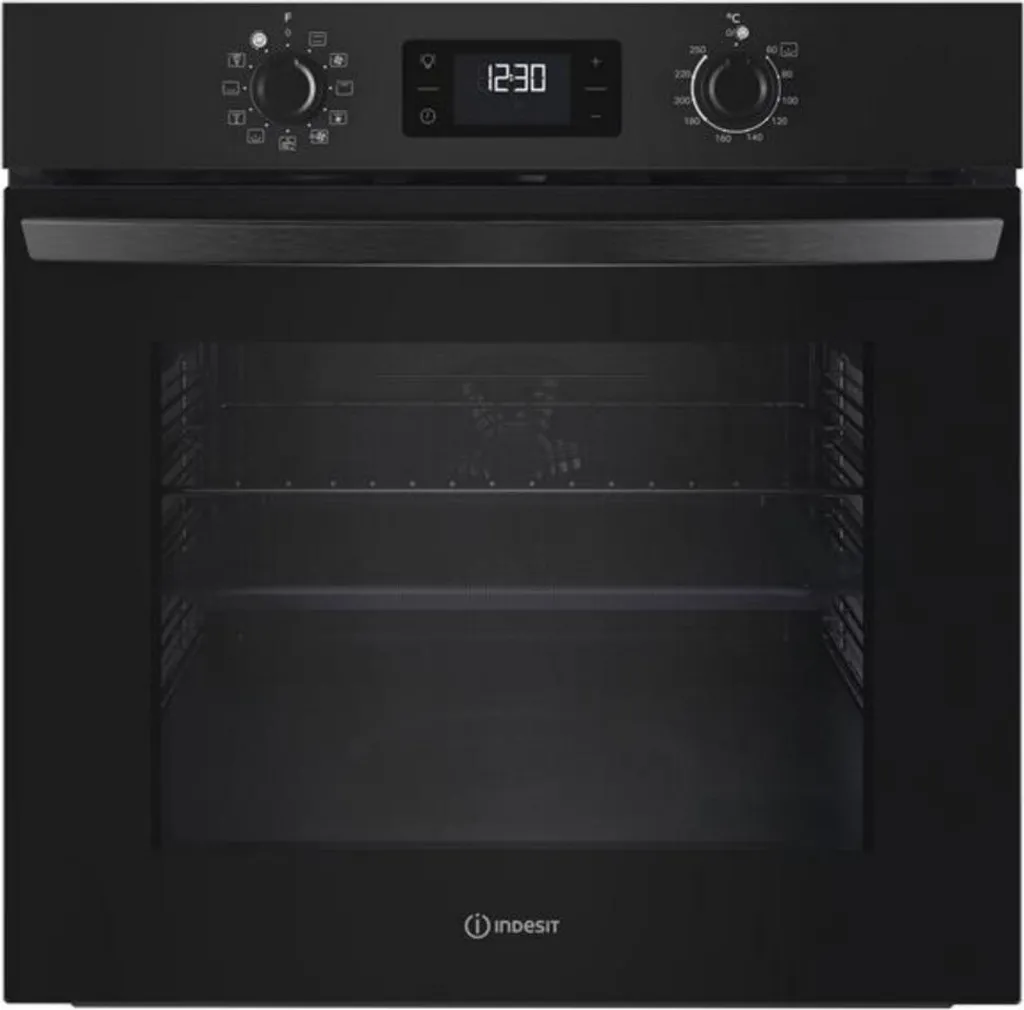 Cuisinez pour toute la famille avec le Four Indesit IO5280CB à Catalyse