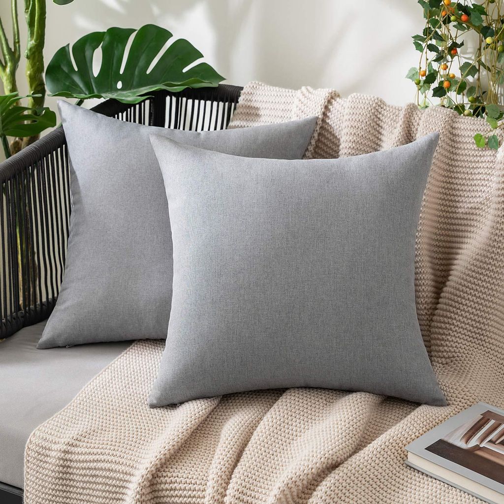 Set mit 2 wasserdichten Kissenbezügen für Gartenbänke, dekorative Kissen, moderne Kissenbezüge aus Polyester in Leinenoptik, 50 x 50 cm, hellgr...