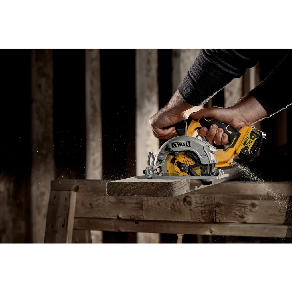 Scie circulaire DEWALT 12V compacte avec moteur Brushless haute performance - 5